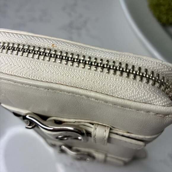 COACH SoHo Zoe Double Buckle Clutch Wallet in Off White/ Ivory - Picture 4 of 5